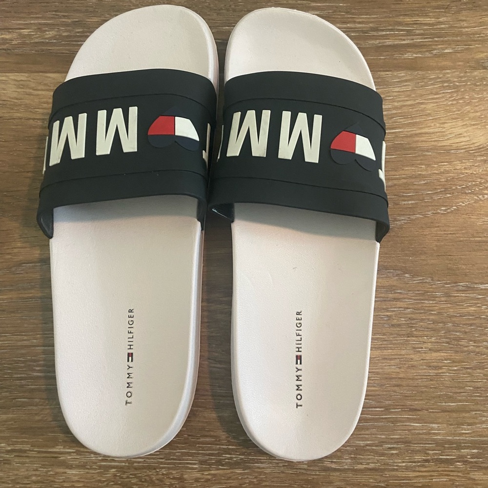 Tommy slides women’s size 9